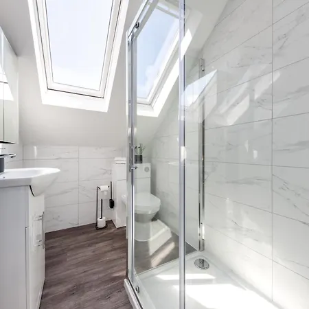 Spacious City Centre Penthouse Gem - Cathedral Views! Canterbury Exterior photo