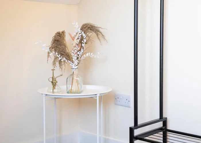 Spacious City Centre Penthouse Gem - Cathedral Views!