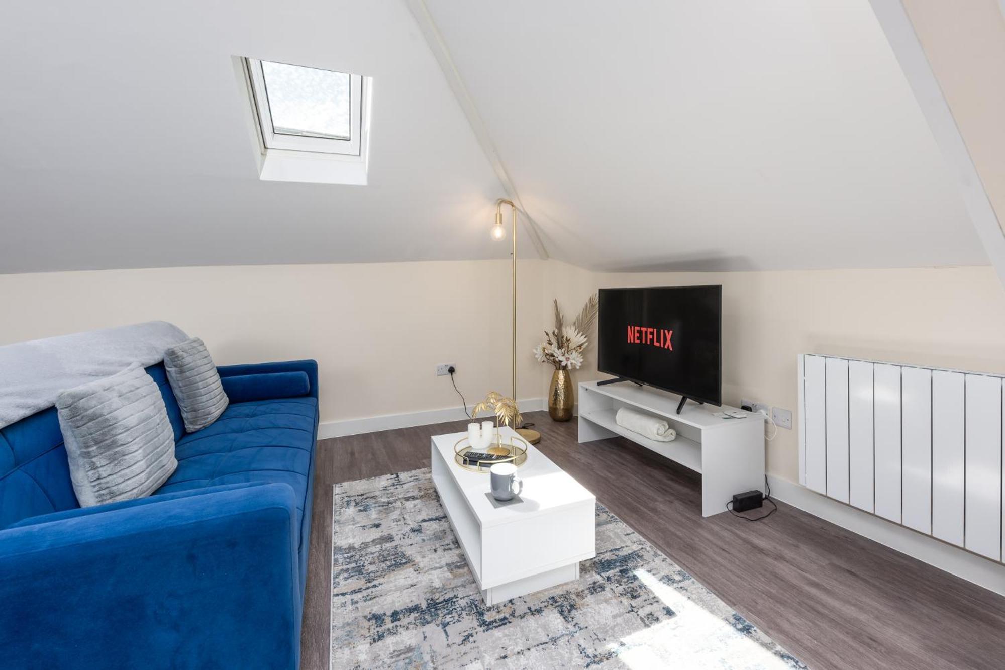 Spacious Centre Penthouse Gem - Cathedral Views! Canterbury