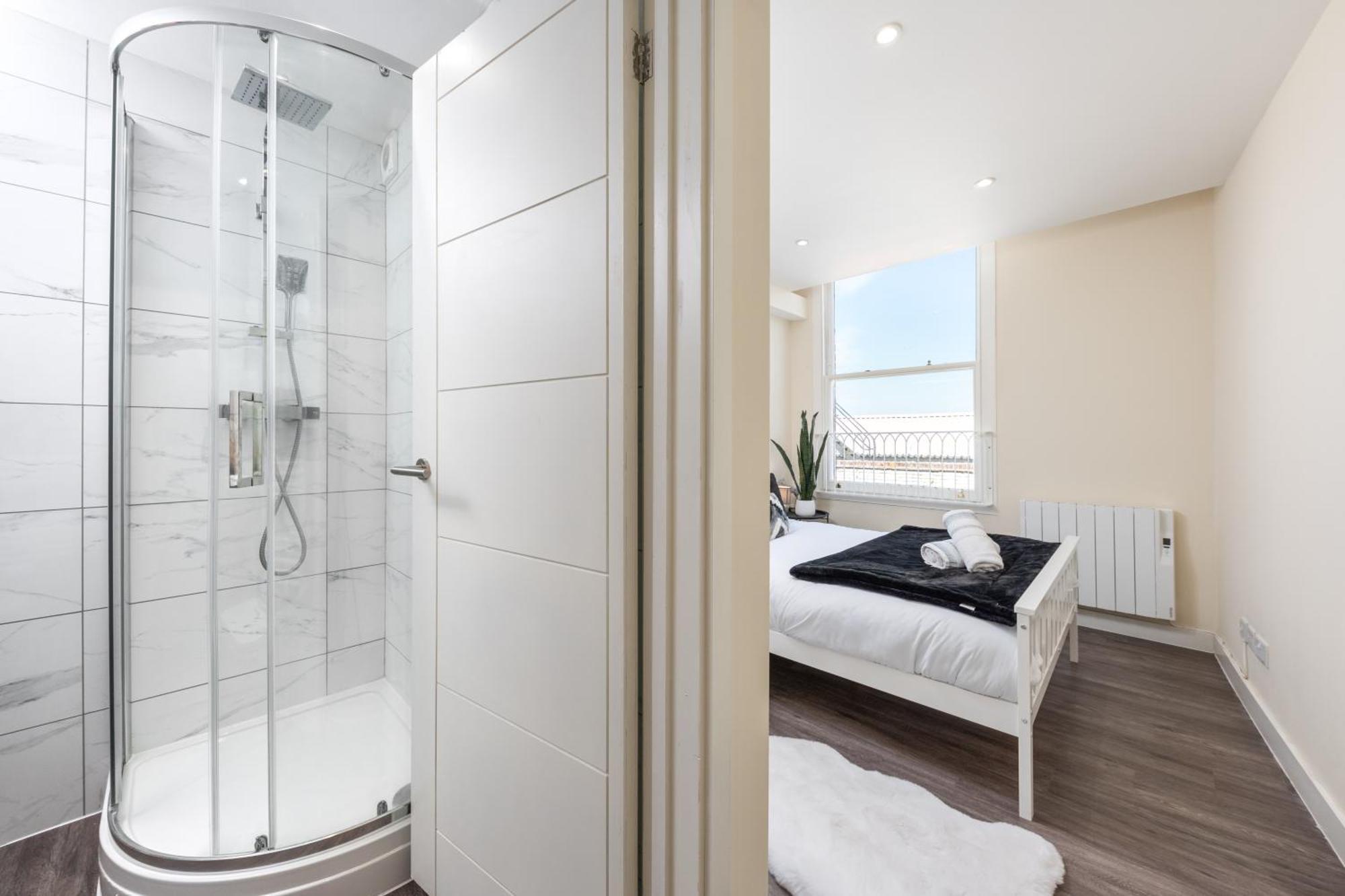 Apartment Spacious Centre Penthouse Gem - Cathedral Views! *