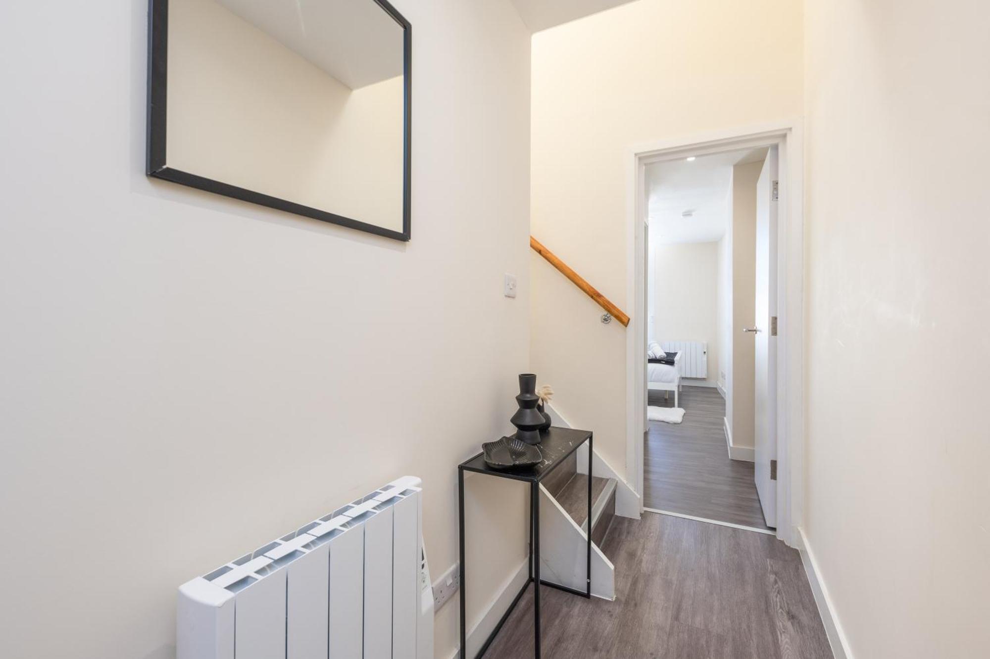 Spacious Centre Penthouse Gem - Cathedral Views! Canterbury